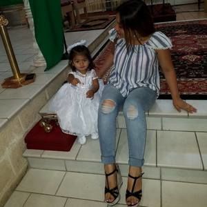 Meet your Posher, Yanira